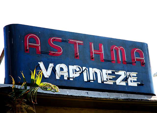 Asthma Vapineze sign on Fairfax Avenue, just south of Santa Monica Boulevard