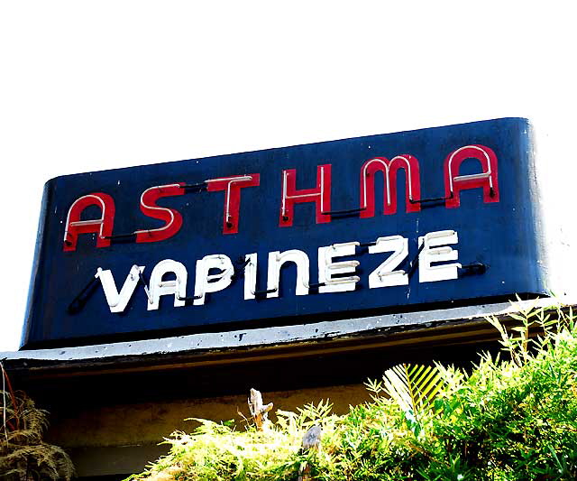 Asthma Vapineze sign on Fairfax Avenue, just south of Santa Monica Boulevard