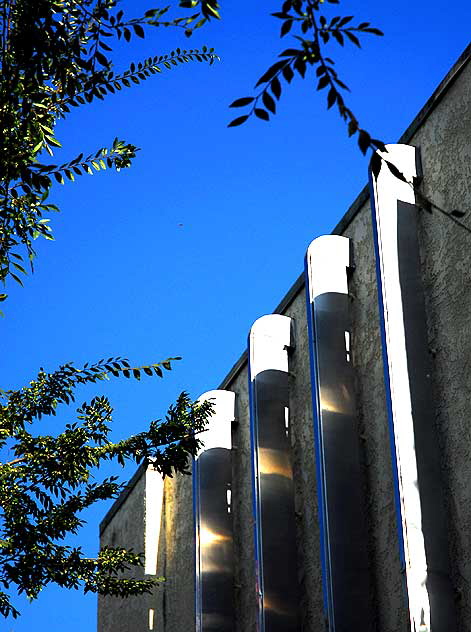 Streamline Moderne detail, Santa Monica Boulevard Streamline Moderne detail, Santa Monica Boulevard