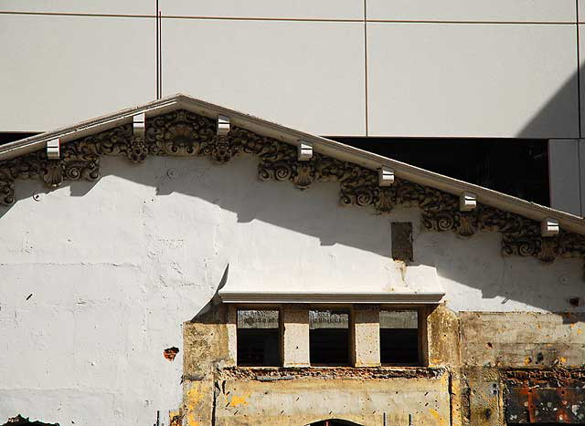 Old building and new, Vine Street, Hollywood 