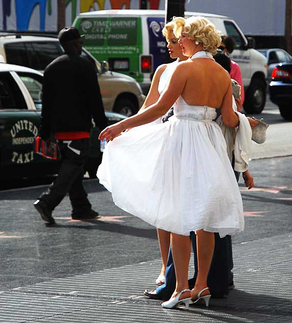 Marilyn Monroe impersonators in front of the Kodak Theater, Hollywood Boulevard