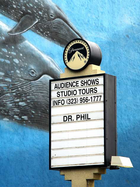 Wyland "Whale Wall" - Gower entrance to Paramount Studios 