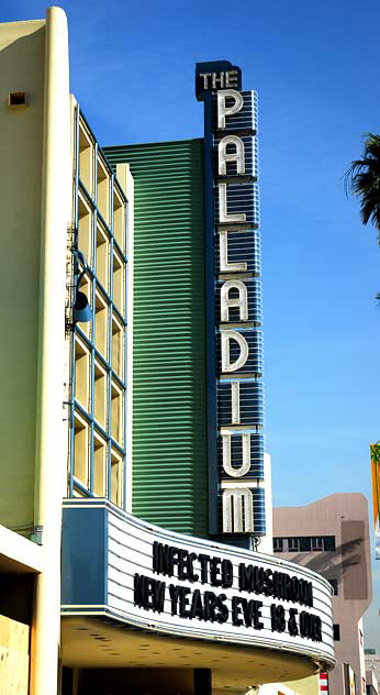 Hollywood Palladium, Sunset Boulevard between Argyle and El Centro, New Years Eve, 2008
