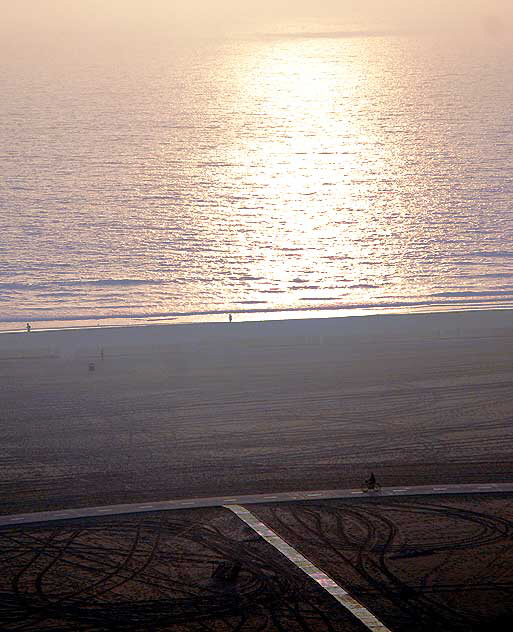 The first sunset of the first day of 2009  the fog rolling in off the Pacific  Palisades Park, Ocean Avenue, Santa Monica