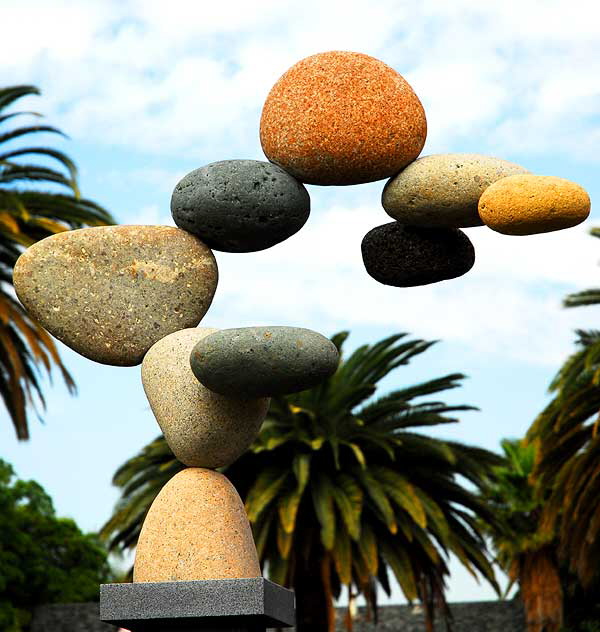 Unattributed stone sculpture, Wilshire at Boulevard at Oakhurst