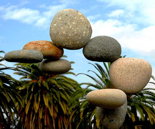 Unattributed stone sculpture, Wilshire at Boulevard at Oakhurst