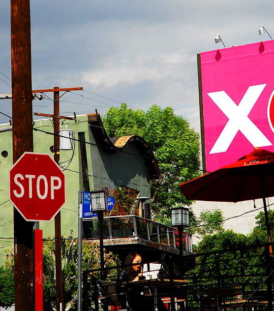 Red Stop, Pink X
