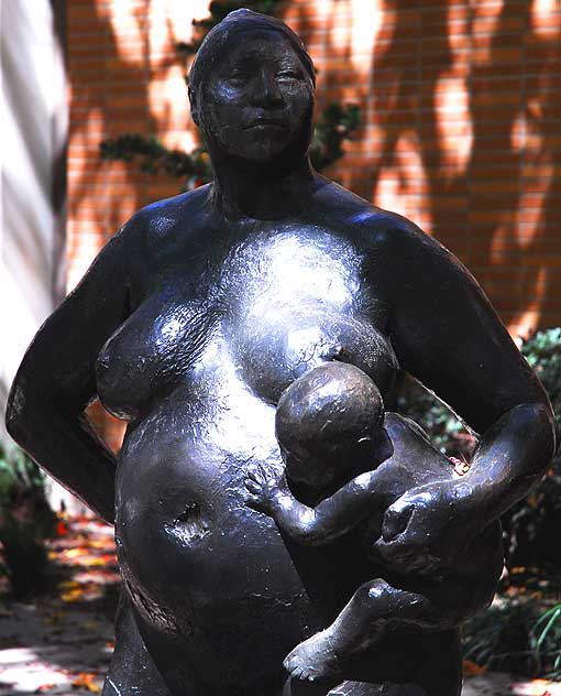 Mother with Child at Her Hip, Francisco Zuniga, 1979 