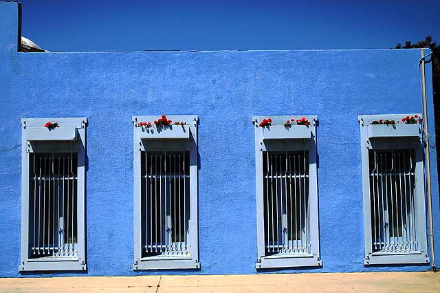 Blue wall at 723 Ocean Front Walk, Venice Beach 
