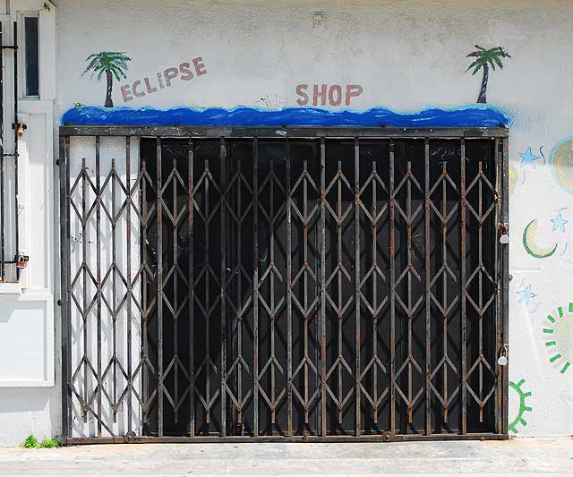 Closed - Eclipse, Ocean Front Walk, Venice Beach