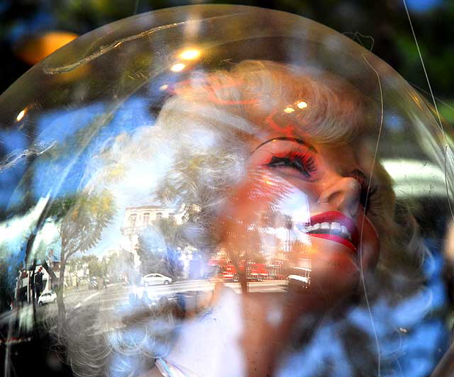 Blond in Bubble, shop window, Hollywood Boulevard
