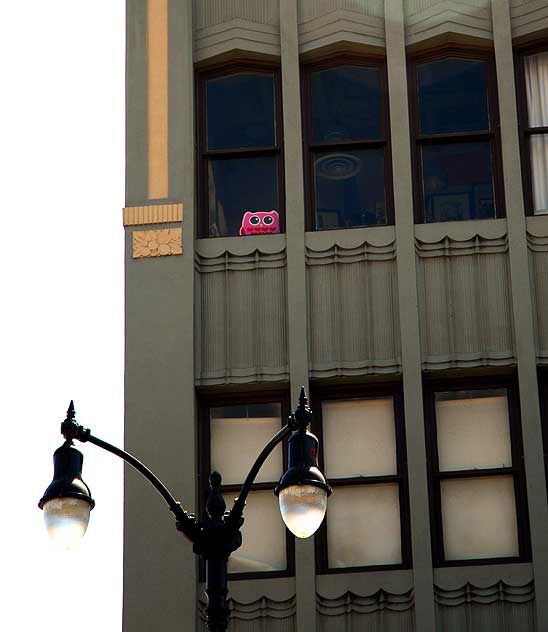 An owl at the Hollywood Center Building, Hollywood Boulevard at Cherokee