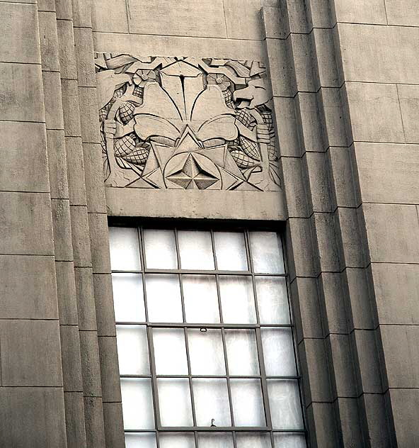 Face at the Desmond's store (Wilshire Tower) - Wilshire Boulevard - 1928 - Gilbert S. Underwood 