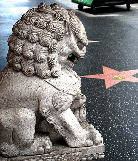 Stone lion at the Pig and Whistle, Hollywood Boulevard