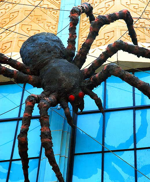 Giant Spider and Magic Shop, Hollywood Boulevard