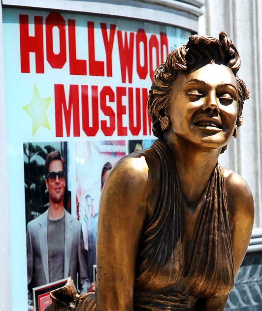 The bronze of Marylyn Monroe at the Hollywood Museum on Highland, at Hollywood Boulevard