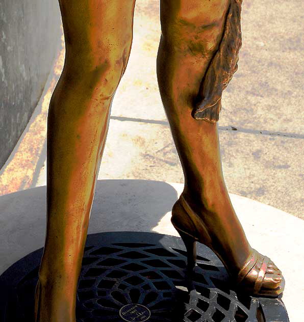 Domenico Neri bronze of Marilyn Monroe, Hollywood Museum, Highland Avenue, Hollywood