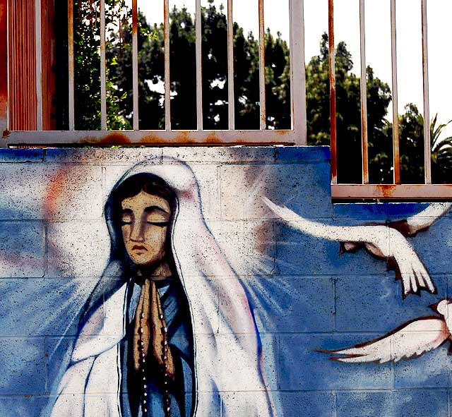 The St Francis of Assisi School, 1550 Maltman Avenue, at Sunset Boulevard - 1999 mural by Theo Garcia 