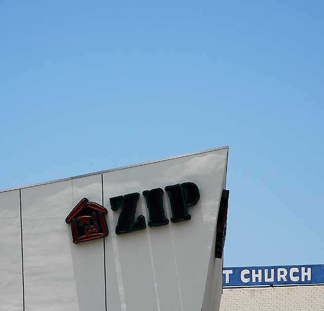 Signage, Wilshire Boulevard at Saint Andrews Place