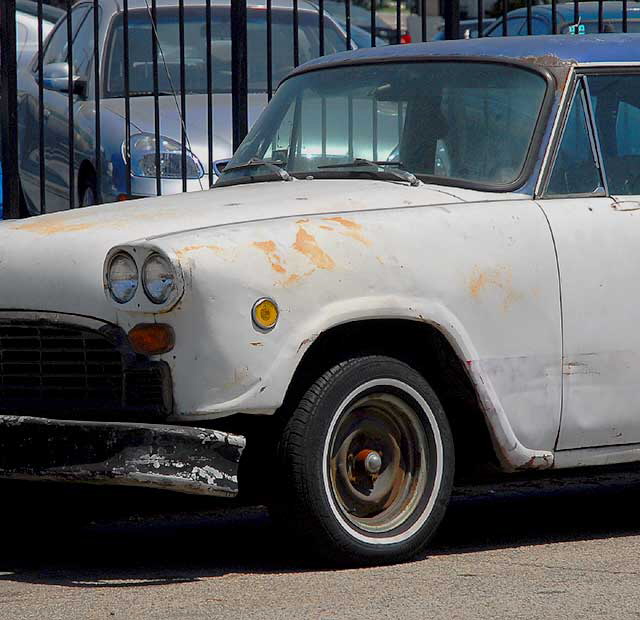 Old Checker parked south of Hollywood