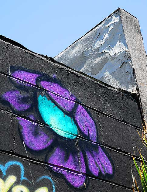 Alley graffiti behind Melrose Avenue