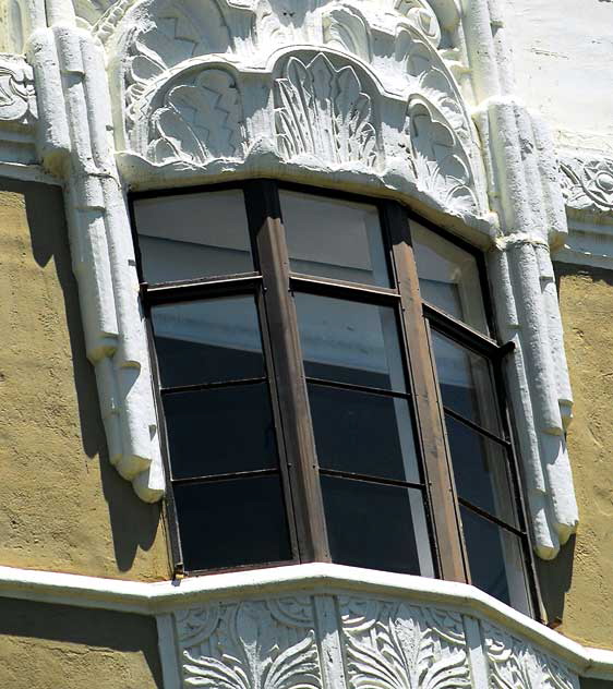 Hayworth Tower, North Hayworth Avenue, just south of Sunset Boulevard - Art Deco from the late twenties 