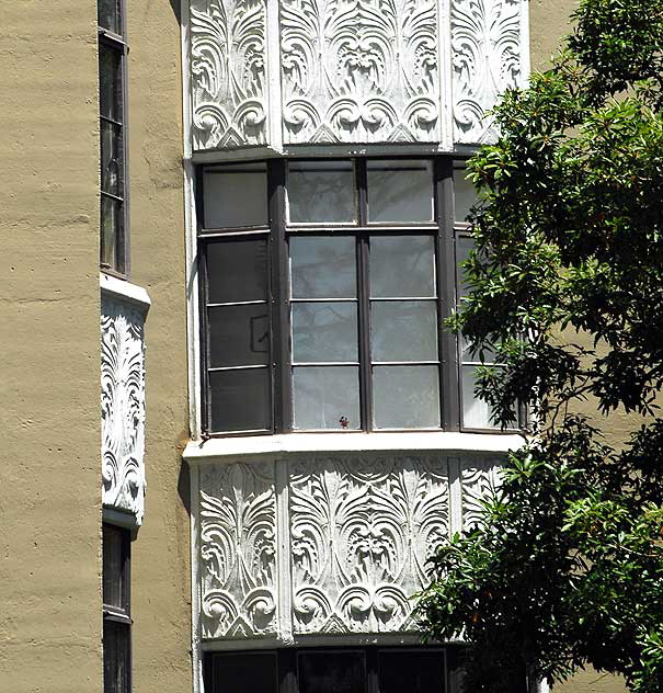 Hayworth Tower, North Hayworth Avenue, just south of Sunset Boulevard - Art Deco from the late twenties 