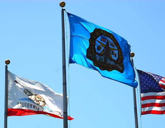 Beverly Hills City Hall, Flags