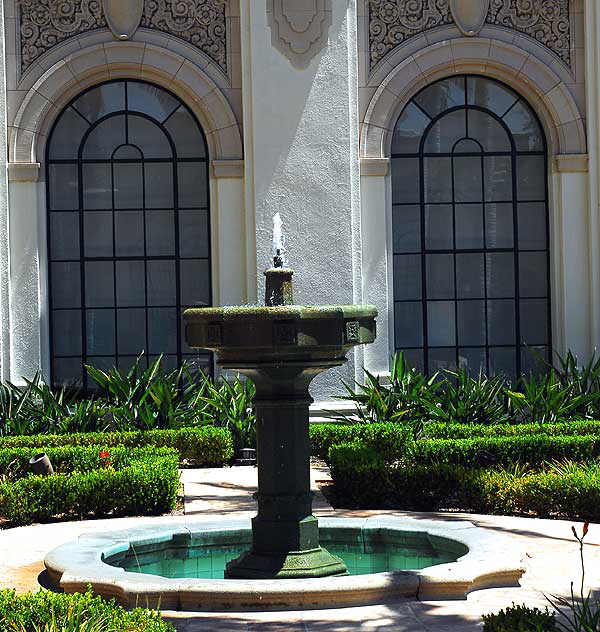 Beverly Hills City Hall, 1931-32, William J. Gage and Harry G. Koerner - baroque Spanish Renaissance