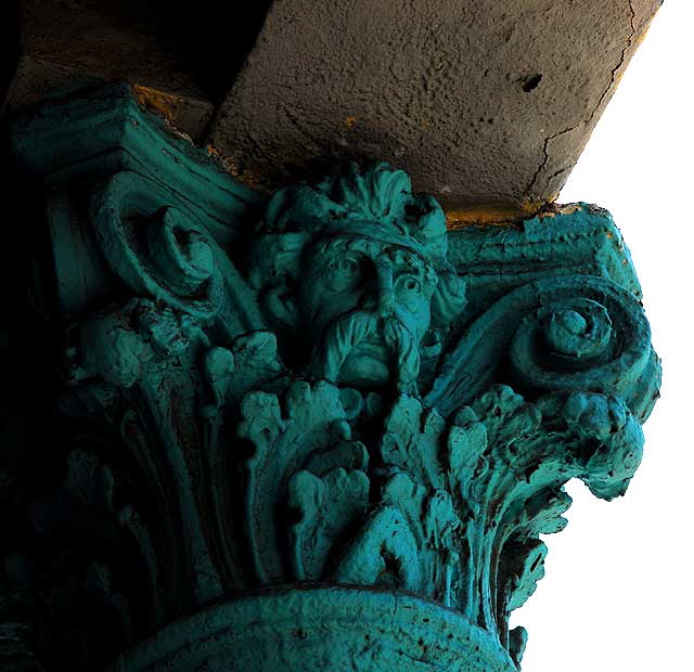 Face on column, Pacific and Windward, Venice Beach