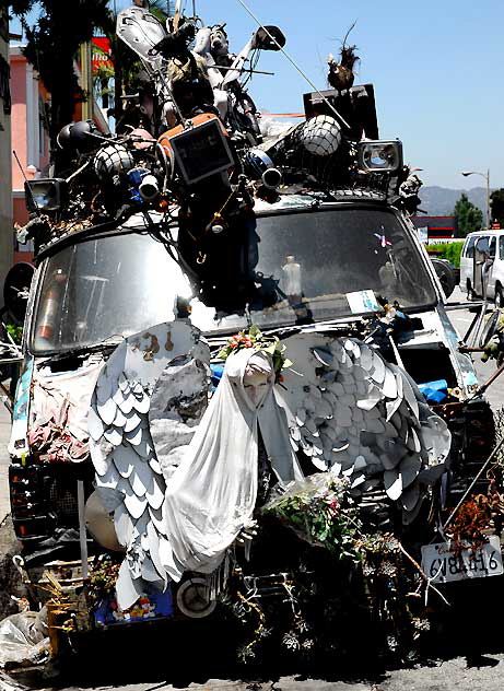 "Art Van" parked on Vine Street in Hollywood, just north of Melrose Avenue