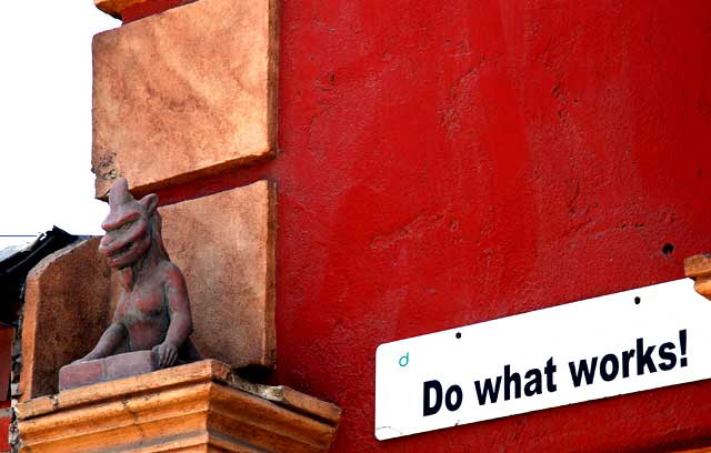 Gargoyle at the restaurant "12 Washington" - Venice Beach