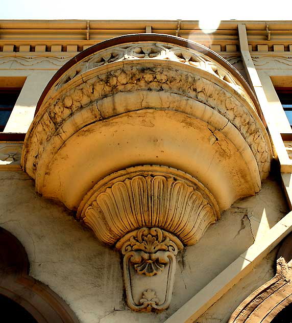 Round balcony on Cherokee in Hollywood