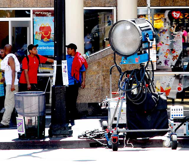 Location shoot for the New Line movie "Valentine's Day" - southeast corner of Hollywood Boulevard and Highland, Wednesday, August 5, 2009