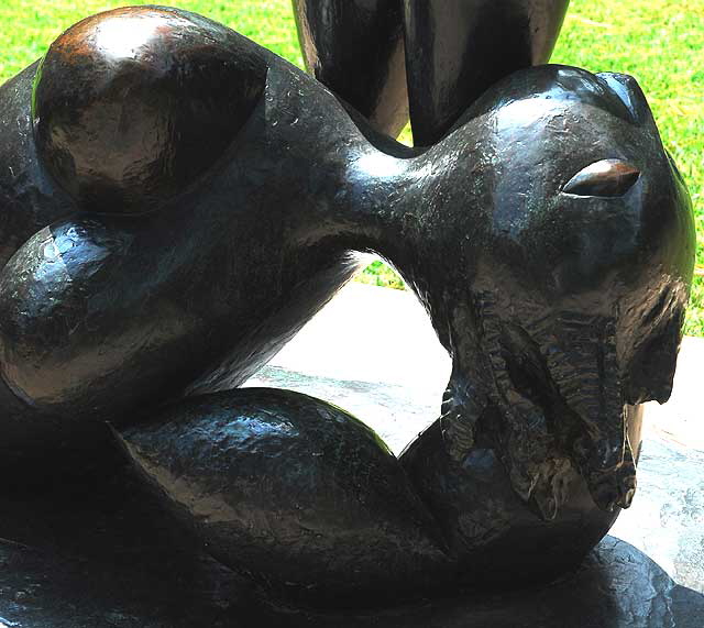 Desnudo Relinado, 1970 - Francisco Zuniga - UCLA Sculpture Garden