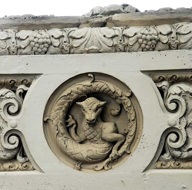 Detail - Warner Pacific Theater, 1926 G. Albert Lansburgh - 6423 Hollywood Boulevard