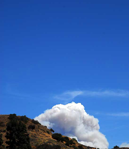 Smoke, Hollywood Hills, Saturday, August 29, 2009