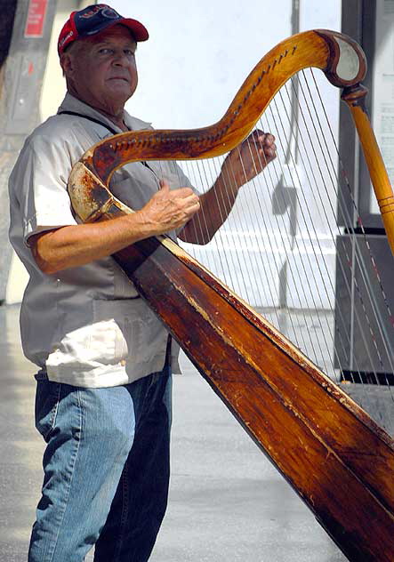 Harpist, Hollywood Boulevard
