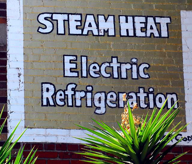 Steam Heat, Electric Refrigeration - retro apartment building, Westminster near Ocean Front Walk, Venice Beach