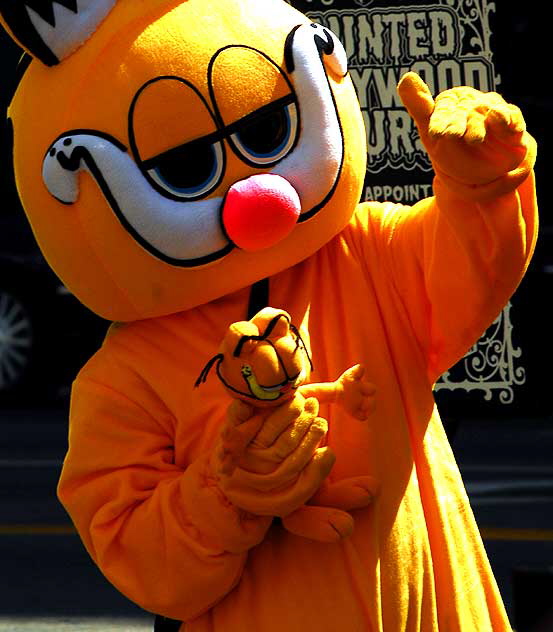 Garfield impersonator, Hollywood Boulevard