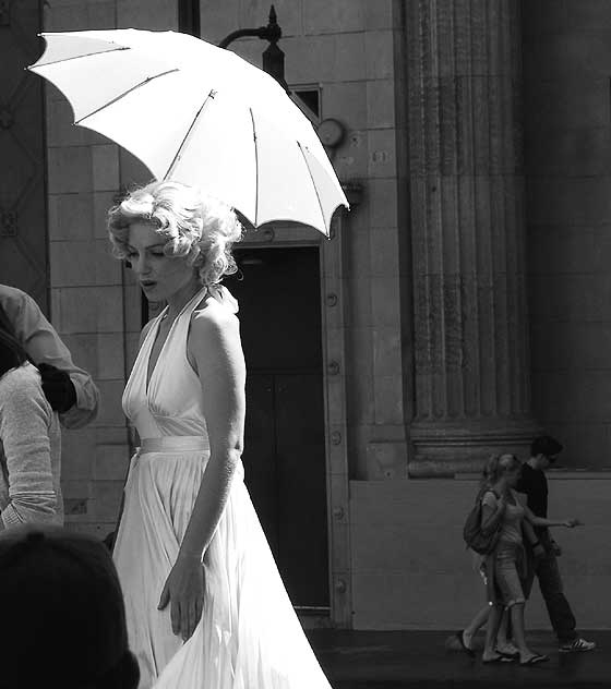Marilyn Monroe impersonator in front of the Kodak Theater, Hollywood Boulevard