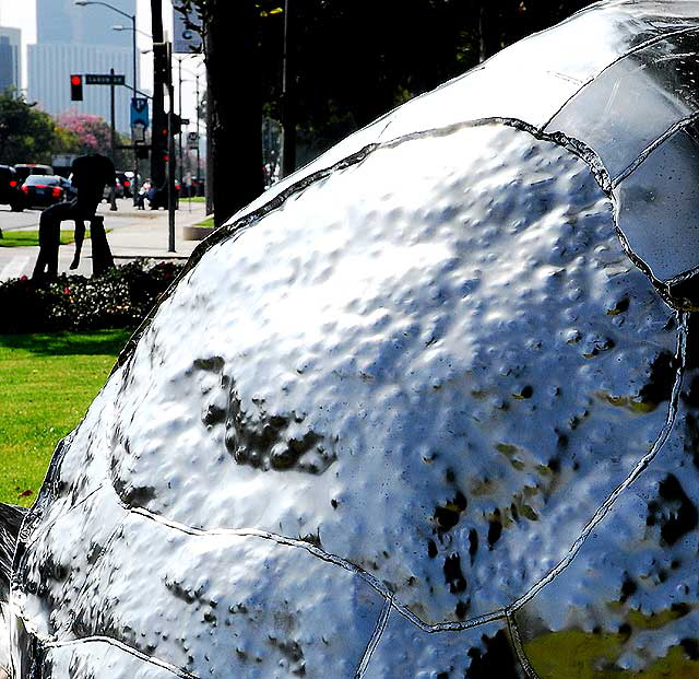 "Erratic" (2007) by Roxy Paine, at Santa Monica Boulevard and Crescent Drive, Beverly Gardens Park, Beverly Hills, California 