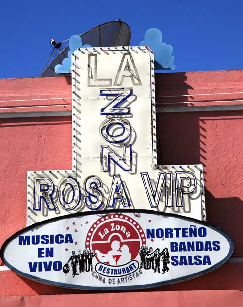 La Zona Rosa. Pacific Avenue, San Pedro 