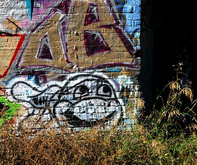 Unattributed mural - wall of empty lot on Sunset Boulevard near Sanborn, Sunset Junction - Fish in the Weeds