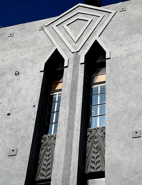 Old Art Deco, Beverly Boulevard in West Los Angeles
