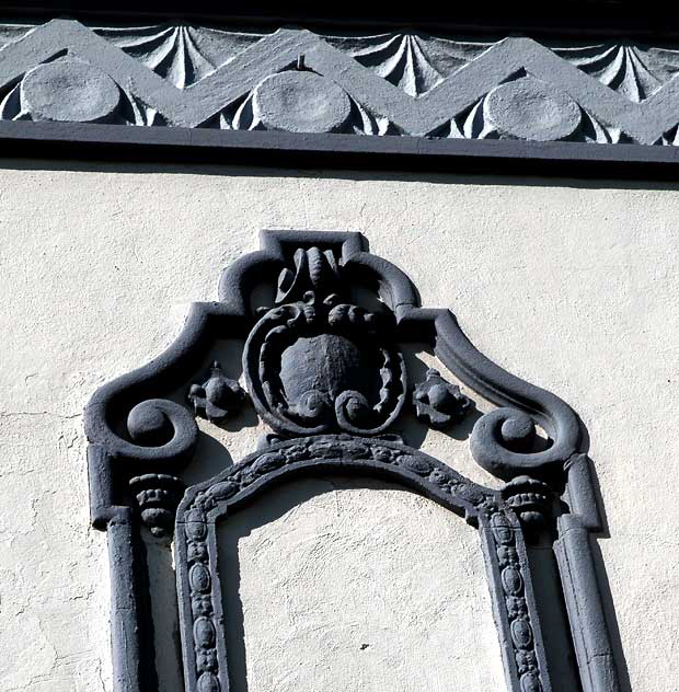 Italianate faade, northwest corner of Second Street and Western Avenue, Los Angeles 