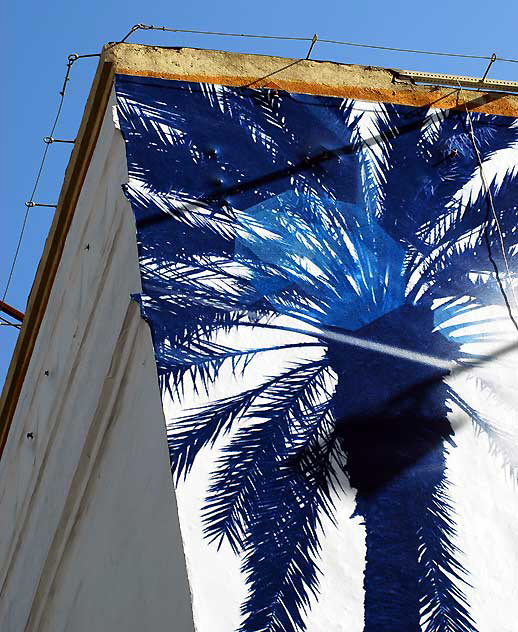 Blue Palm supergraphic, Hollywood Boulevard