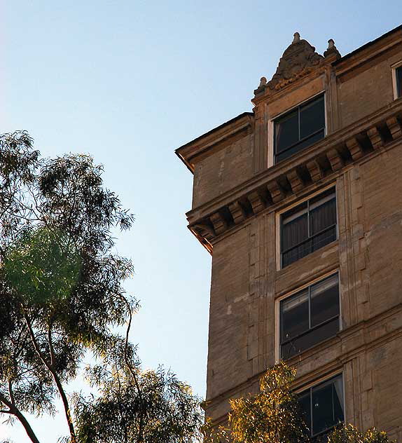 ALT: Fleur De Lis apartments, 1825 North Whitley, Hollywood - built in 1928 - architect C. Waldo Powers