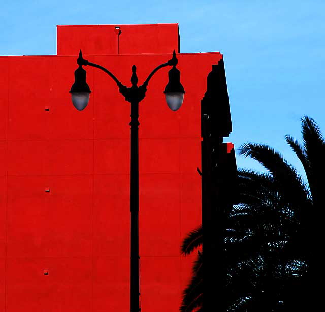 Streetlamp, northwest corner of Hollywood and Vine 