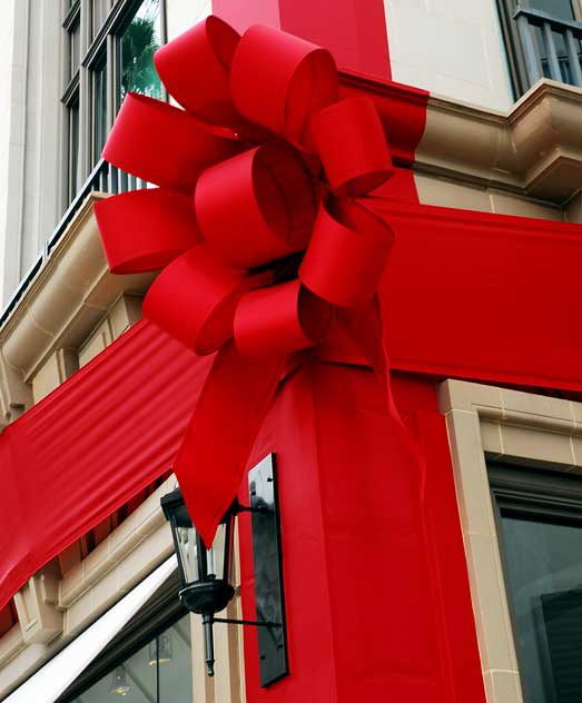 Big Red Bow, Christmas in Beverly Hills, 2009